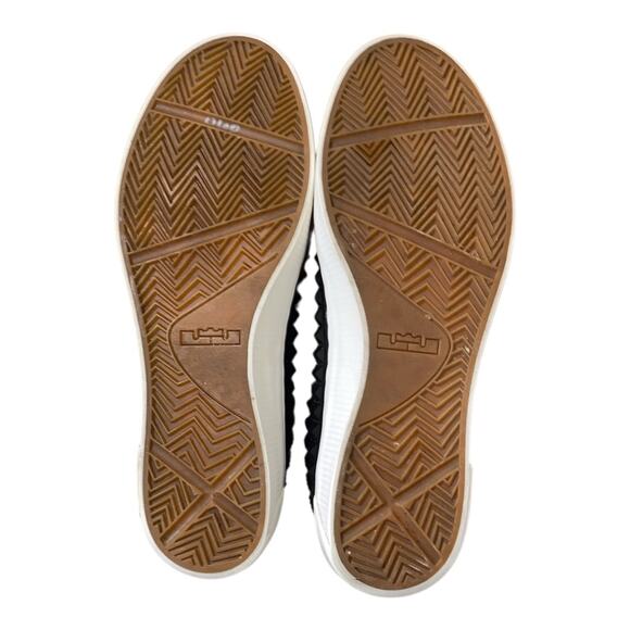 NIKE LEBRON XIII 13 LIFESTYLE 819859 001 BLACK/METALLIC GOLD-SAIL Mens Sz 10 - Picture 7 of 8